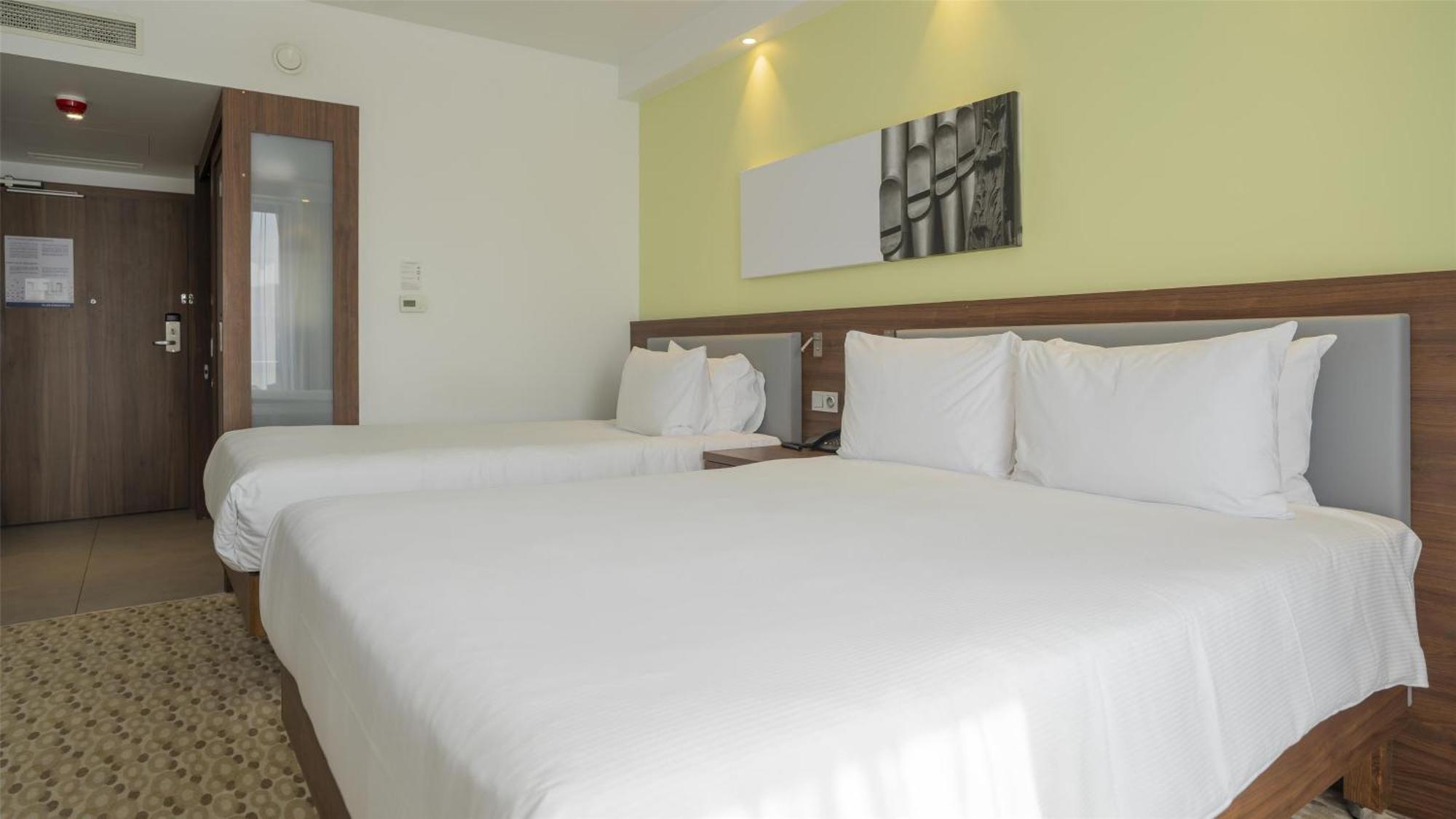 Hampton By Hilton Gdansk Oliwa — Photos 2